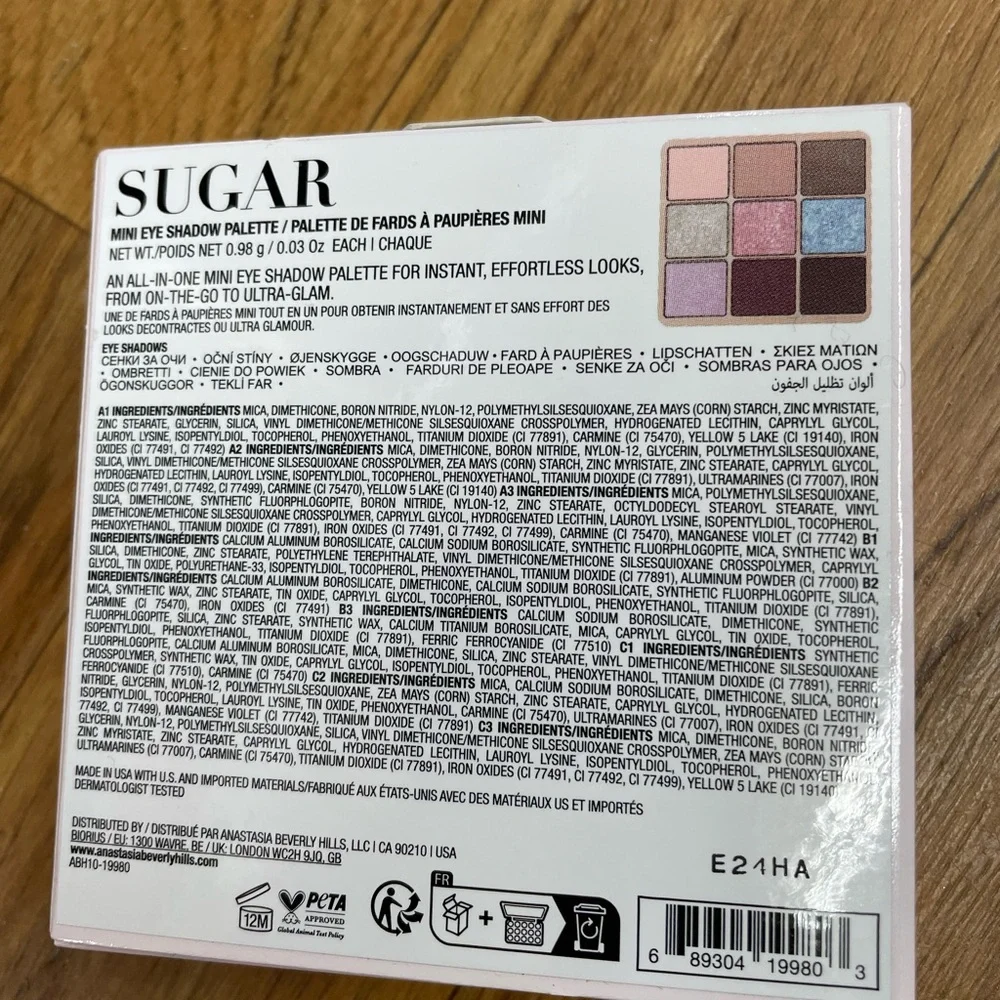 Sugar Eyeshadow Palette - Pink, Brown, Silver, Blue, Purple - Picture 3 of 3